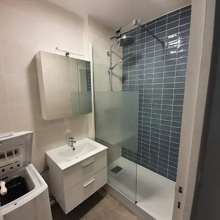 Nice Apt With Garden Near The Beach 아파트 꺄부흐