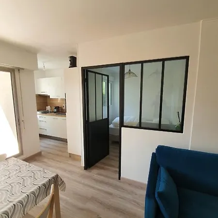 Nice Apt With Garden Near The Beach 아파트 꺄부흐